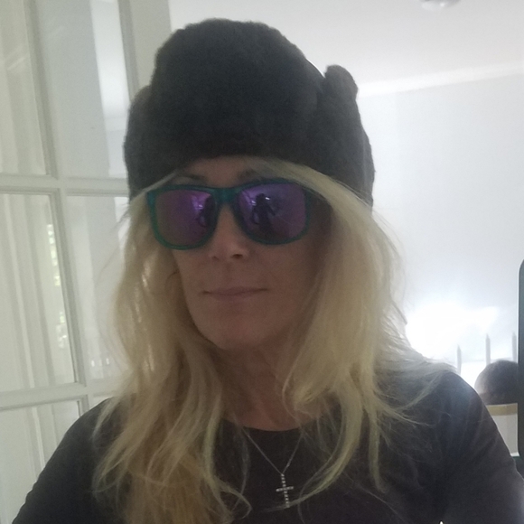 Sheared Beaver And Leather Trooper Trapper RCMP Quilted Hat - Picture 12 of 12